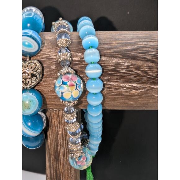 Lot of Eight Blue Theme Stone & Glass Bead Bracelets - Picture 4 of 6